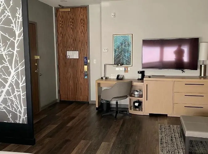 Hyatt Place Tulsa/downtown 3*